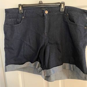 Women’s plus shorts